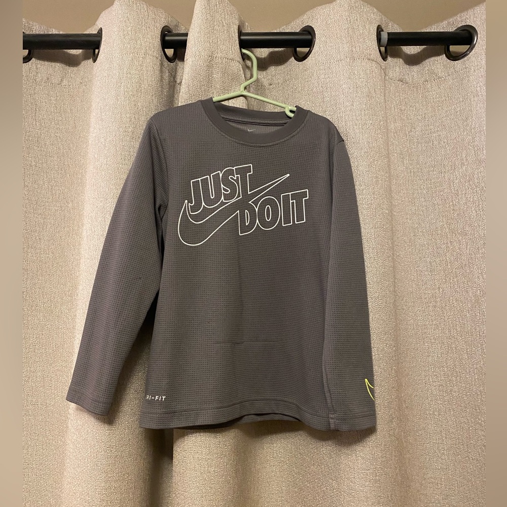 Nike Kids Gray Dri-Fit Long Sleeve Tee, Size 7 Large